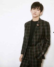 易烊千玺吃瓜娱乐视频,娱乐视频引发网友热议